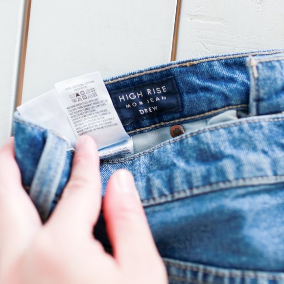 2/$25 Lucky Brand High Rise Mom Jean size 27 - Picture 5 of 5